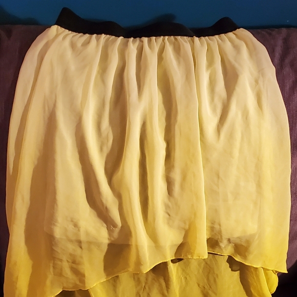 Yellow summer skirt - Picture 2 of 2